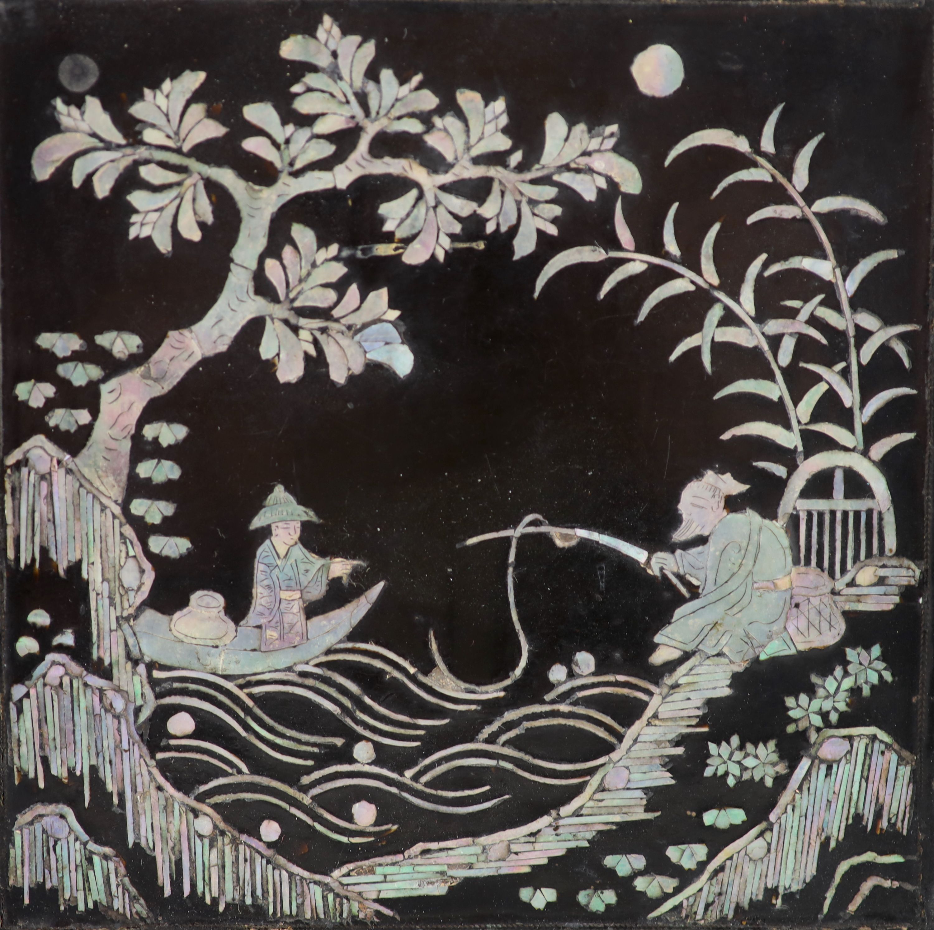 A Chinese lac burgaute square dish, 18th century, 18.5cm